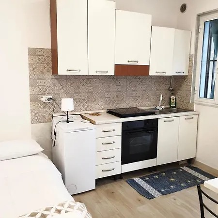 Mini Loft - Bari Centro - A Due Passi Dal Mare Apartment Exterior photo